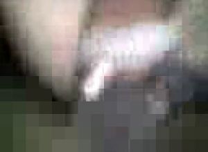 Дружбан_снимает_своего_дружка_который_трахает_в_лесу_азербайджанку