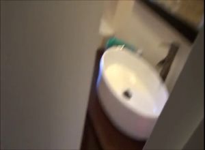 Быстро и грубо выебал самку